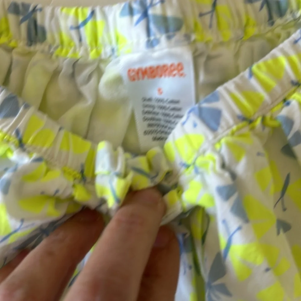 Gymboree Girl’s Bundle of buttons 2 shorts 1 skirt and 1 Skort size 5 5t